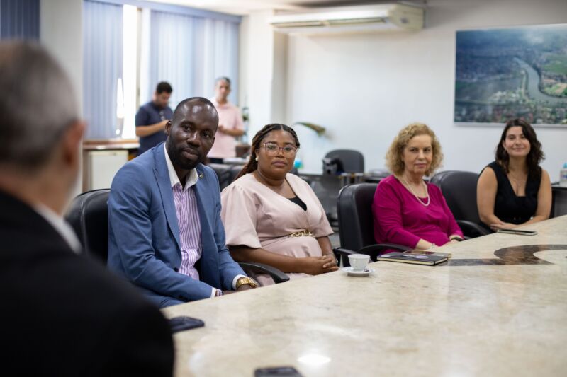 Representantes do Instituto Angolano de Controle do Câncer estão em Volta Redonda para conhecer de perto trabalho da Linha de Atenção Oncológica