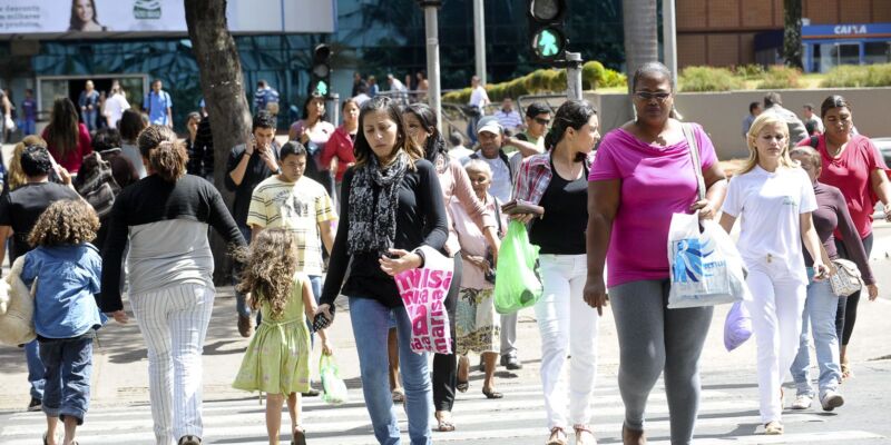Desemprego cai para 5,1% em dezembro, o menor já registrado