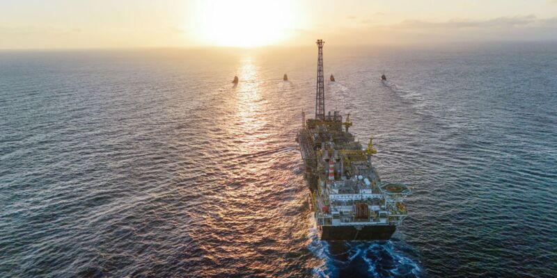 Petrobras supera projeções e tem produção recorde em 2025