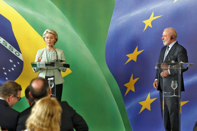 Tânia Rêgo/Agência Brasil Rio de Janeiro (RJ), 16/01/2026 - A presidente da Comissão Europeia (CE), Ursula van der Leyen, durante encontro com o presidente da República, Luiz Inácio Lula da Silva, para reunião no Palácio do Itamarati antes da assinatura do acordo Mercosul - União Européia. Foto: Tânia Rêgo/Agência Brasil