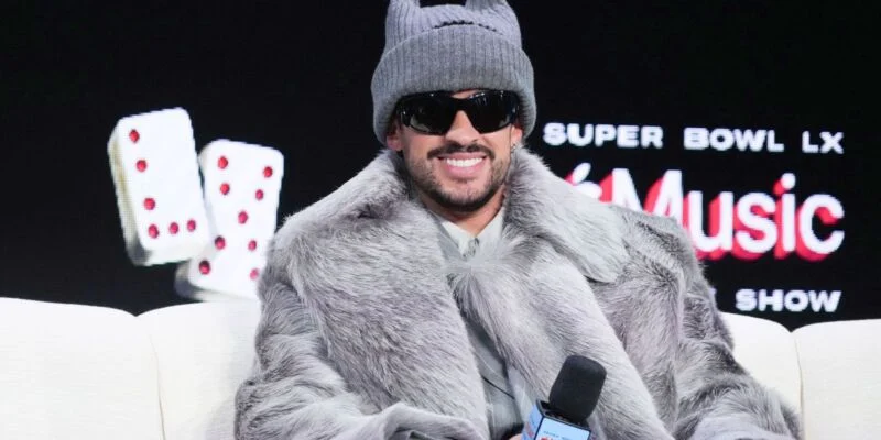 Bad Bunny, vencedor do Grammy e crítico de Trump, canta no Super Bowl