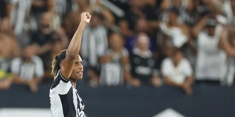 Botafogo supera Nacional e segue vivo na Pré-Libertadores