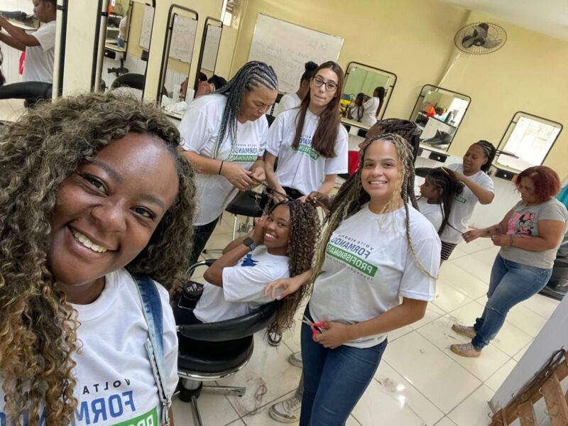 Inscrições para cursos profissionalizantes gratuitos da FBG em Volta Redonda encerram nesta sexta-feira (27)