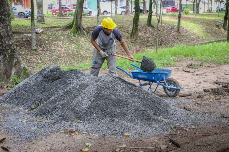 Prefeitura de Volta Redonda realiza obras de revitalização no Jardim dos Inocentes, na Vila Santa Cecília