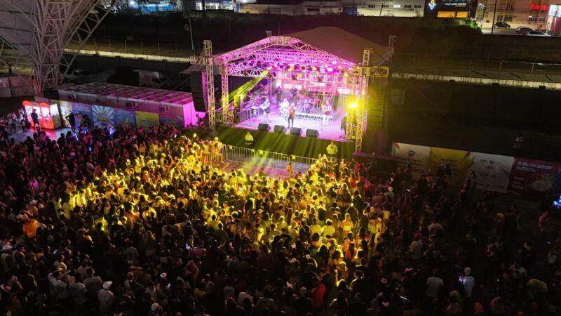 Público lota o Parque da Cidade para curtir o segundo dia de Carnaval – Barra Mansa