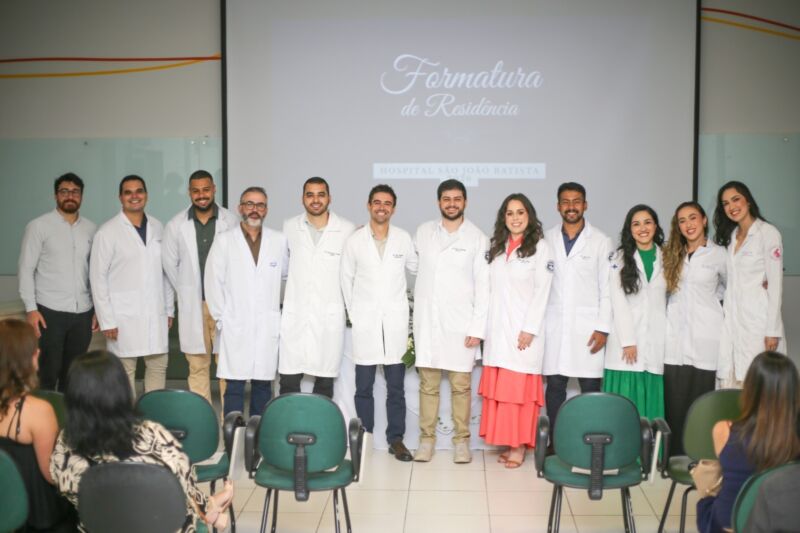 Volta Redonda: Hospital São João Batista comemora formatura de novos médicos especialistas