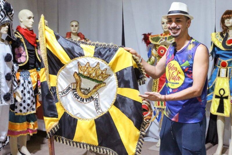 Volta Redonda: João Felipe é a voz que traduz a alma do Bloco da Vida em samba