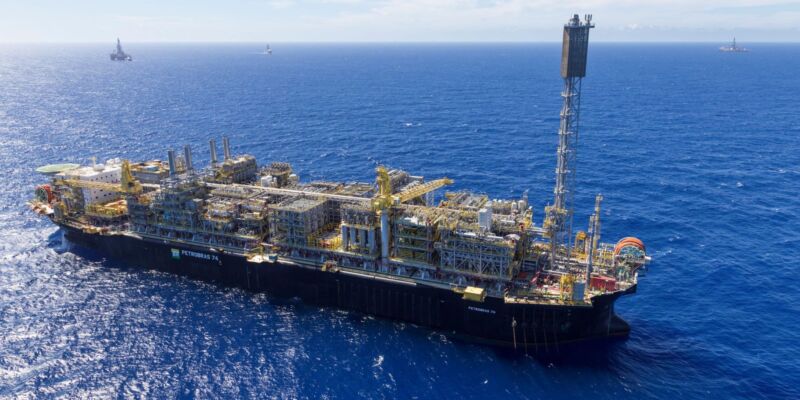 Petrobras bate recorde de produção e amplia exportações em 2025