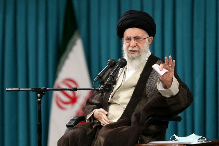 FILE PHOTO: Iran's Supreme Leader Ayatollah Ali Khamenei speaks during a meeting in Tehran, Iran November 2, 2022. Office of the Iranian Supreme Leader/WANA (West Asia News Agency)/Handout via REUTERS/File Photo