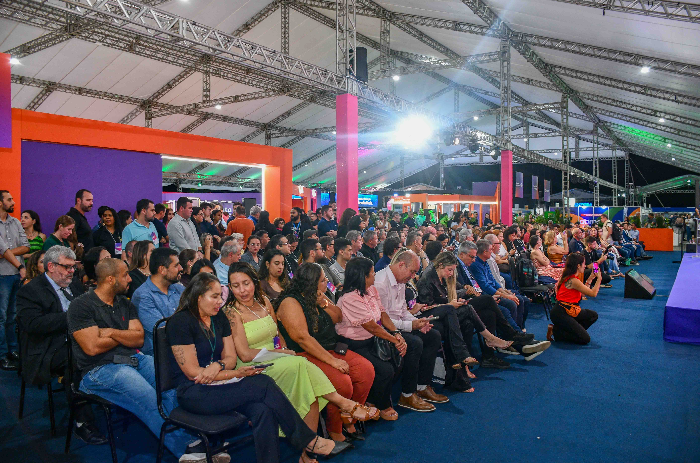 PRIMEIRO DIA DA 1ª EXPO AGULHAS NEGRAS REÚNE CENTENAS DE VISITANTES E ABRE ESPAÇO PARA OPORTUNIDADES