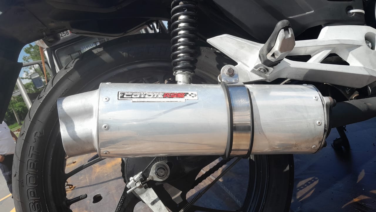 Guarda Municipal flagra moto com antirradar e jovem inabilitado em Volta Redonda