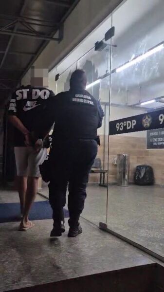 Guarda Municipal prende motorista embriagado após acidente em Volta Redonda