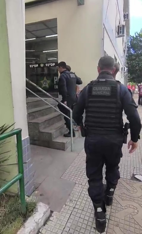 Guarda Municipal prende suspeito de furtar loja em Volta Redonda