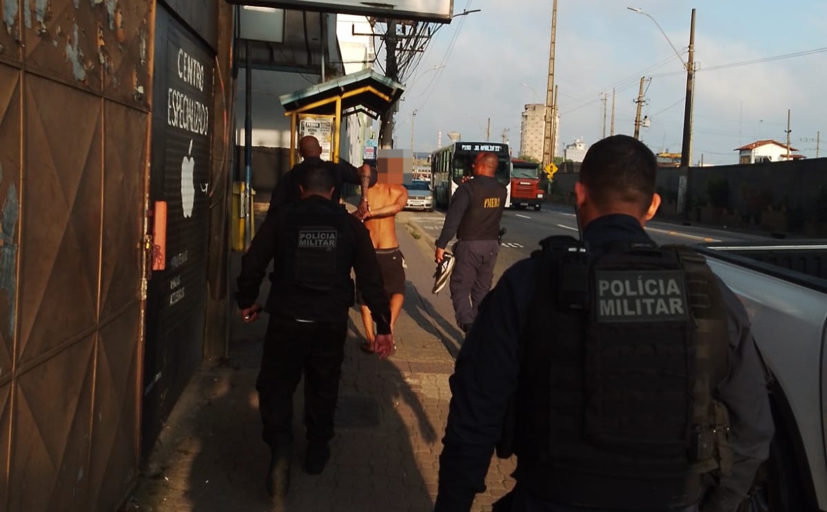 Homem é preso por invadir e furtar loja no Centro de Volta Redonda