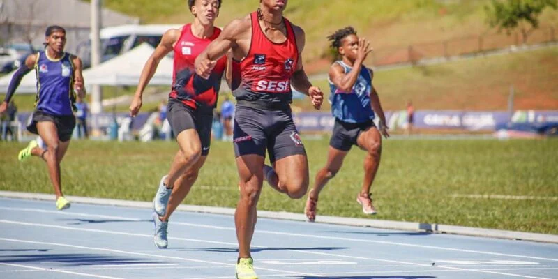 Erik Cardoso supera recorde nos 100 m, mas não tem marca homologada