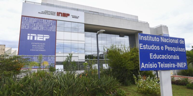 MEC prorroga prazo para pedir isenção da taxa de inscrição do Enem