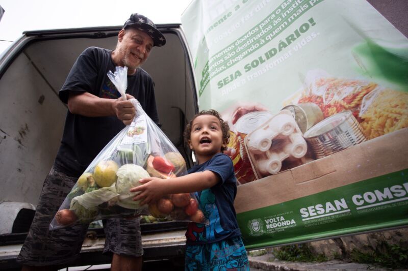 ‘Comida de Verdade’ transforma cuidado em alimento para cerca de 300 famílias atendidas pelos Cras de Volta Redonda