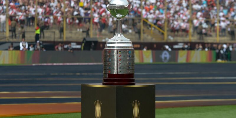 Fluminense avança e Flamengo garante melhor campanha da Libertadores