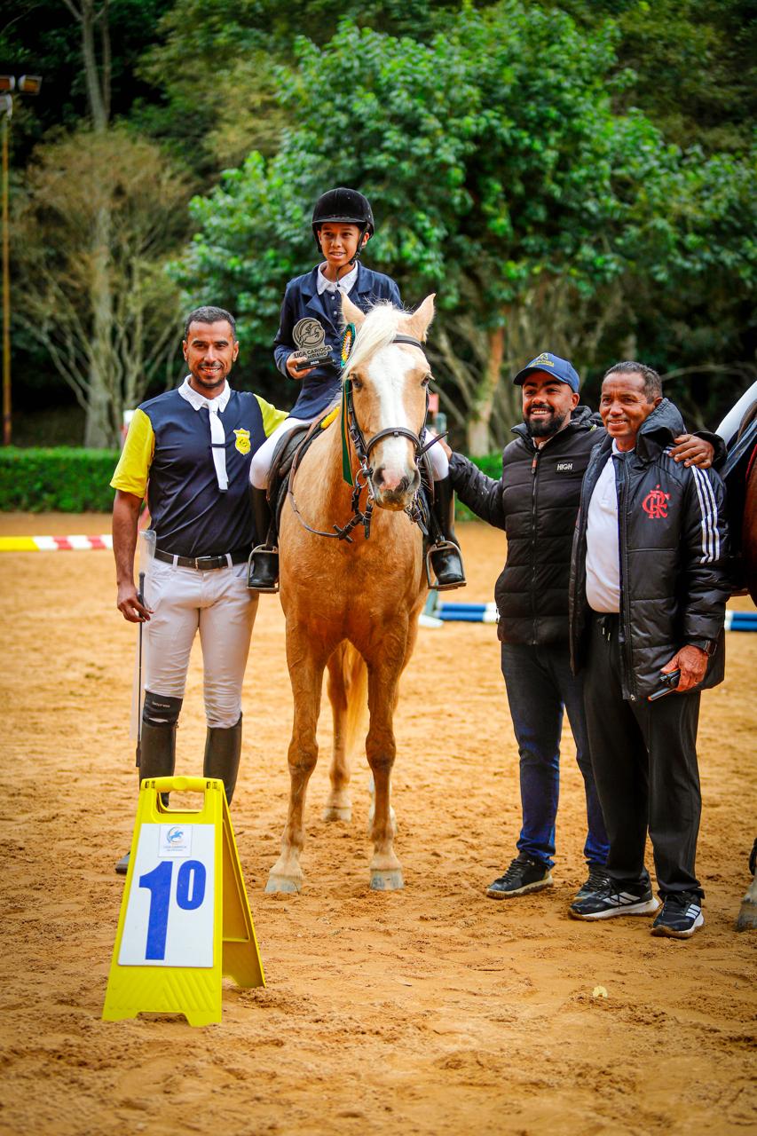 Escola de Hipismo de Volta Redonda conquista medalha de ouro na 4ª etapa da Liga Estadual