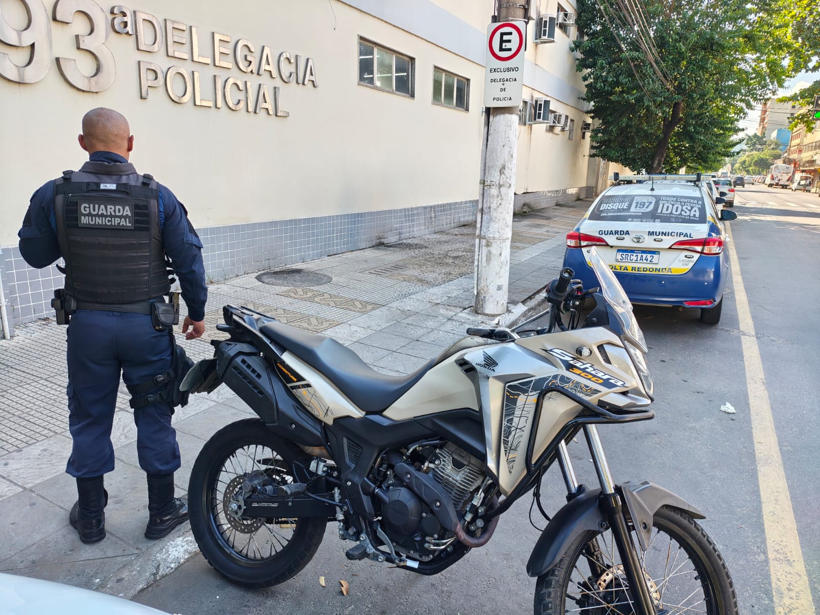 Guarda Municipal de Volta Redonda recupera motocicleta roubada