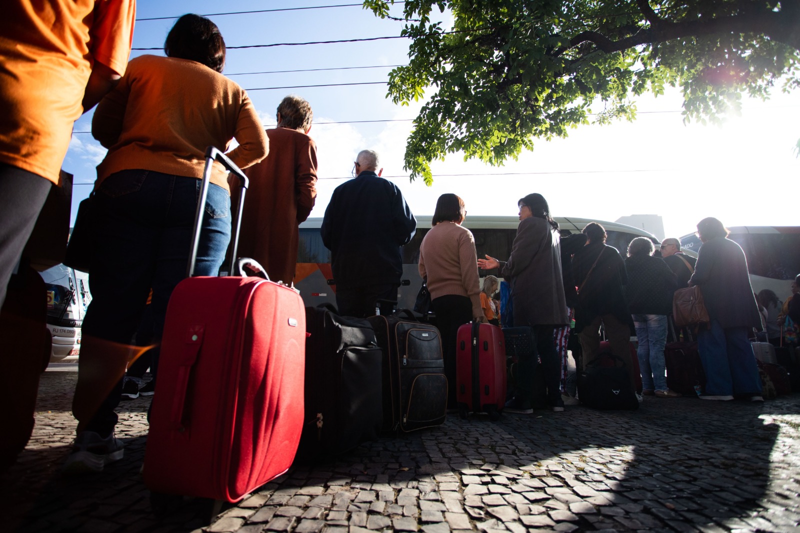 Volta Redonda: primeiro grupo da Viagem da Melhor Idade 2026 embarca rumo a Mangaratiba