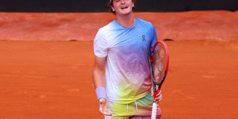 João Fonseca perde na estreia do Masters 1000 de Roma e é eliminado