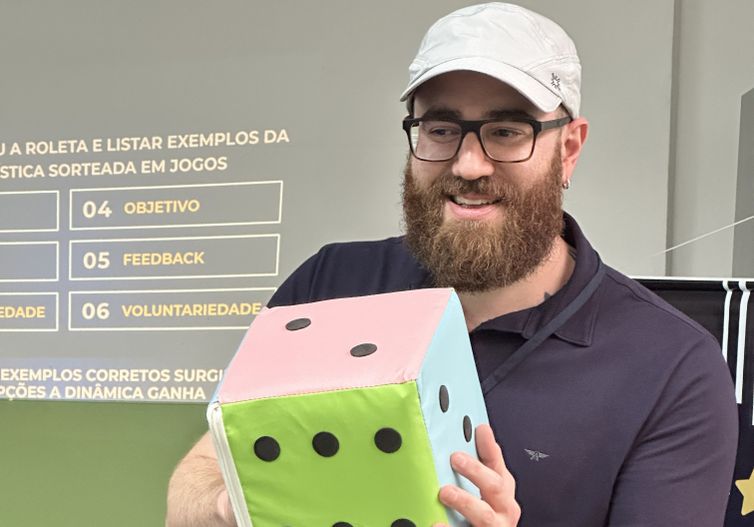 28/04/2026 - Iniciativa aposta no protagonismo social em escolas de Petrópolis. O idealizador da iniciativa, Victor Prado, enxerga no programa uma oportunidade de ampliar a perspectiva dos jovens sobre temas normalmente estigmatizados.  
Foto: Divulgação/Leia Brasil