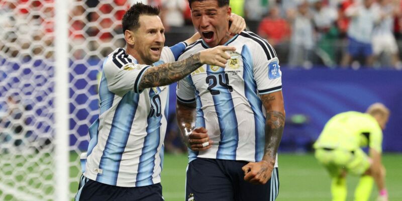 Messi se isola na artilharia das Copas e Argentina vai ao mata-mata
