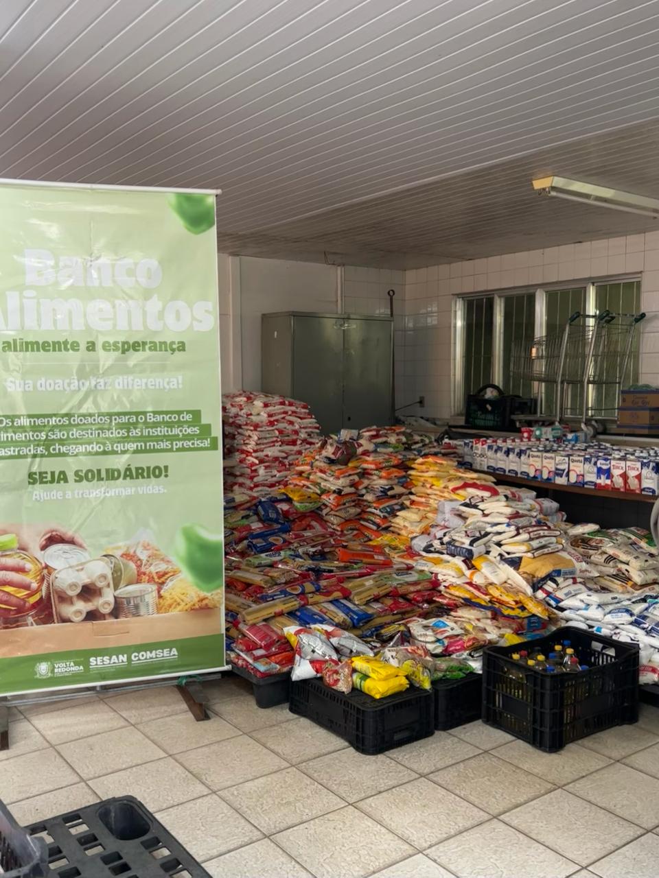 Banco de Alimentos de Volta Redonda recebe 4,5 toneladas de mantimentos arrecadados em show na Ilha São João