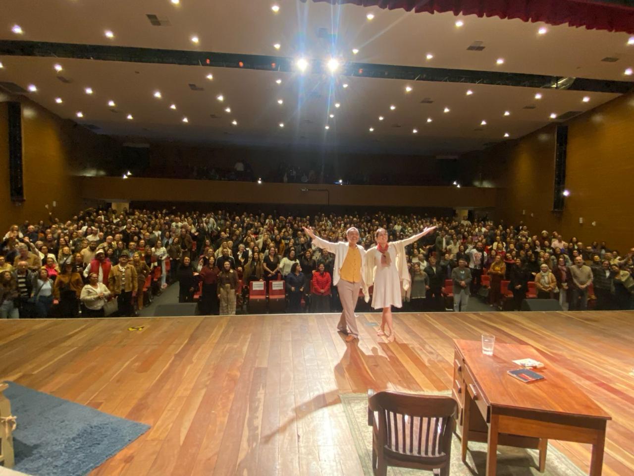 Peça “A Vida Passou Por Aqui” emociona público e lota Teatro Maestro Franklin de Carvalho Jr, em Volta Redonda