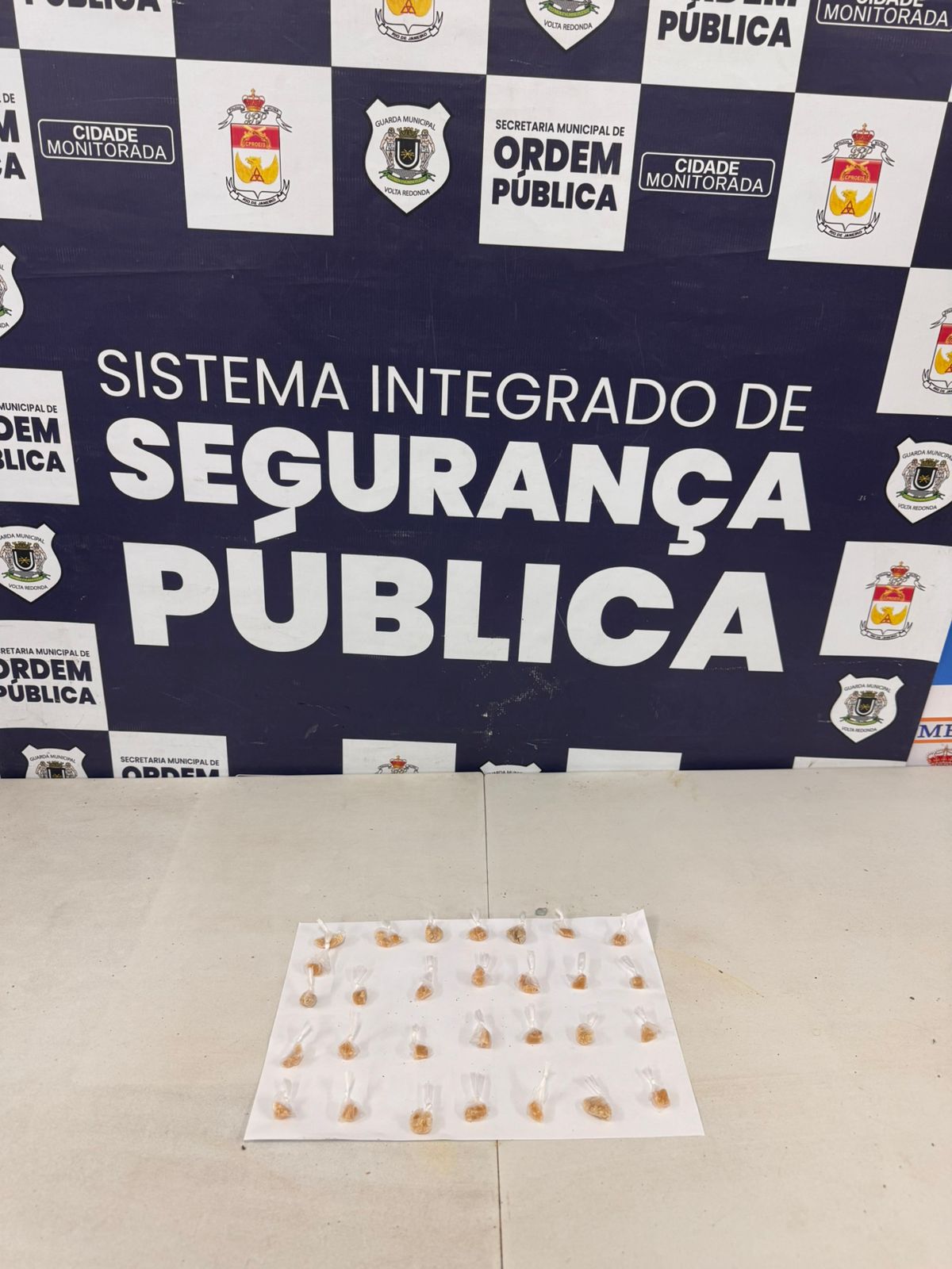 Sistema Integrado de Segurança Pública apreende adolescente com 29 pedras de crack em Volta Redonda