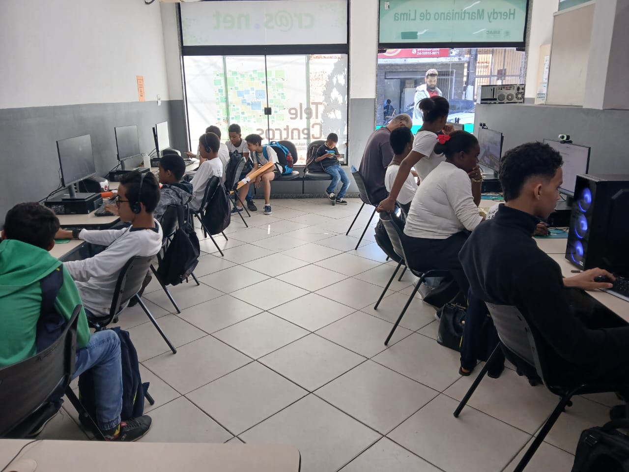 Telecentros da Assistência Social ampliam acesso à tecnologia e fortalecem oportunidades para a população de Volta Redonda