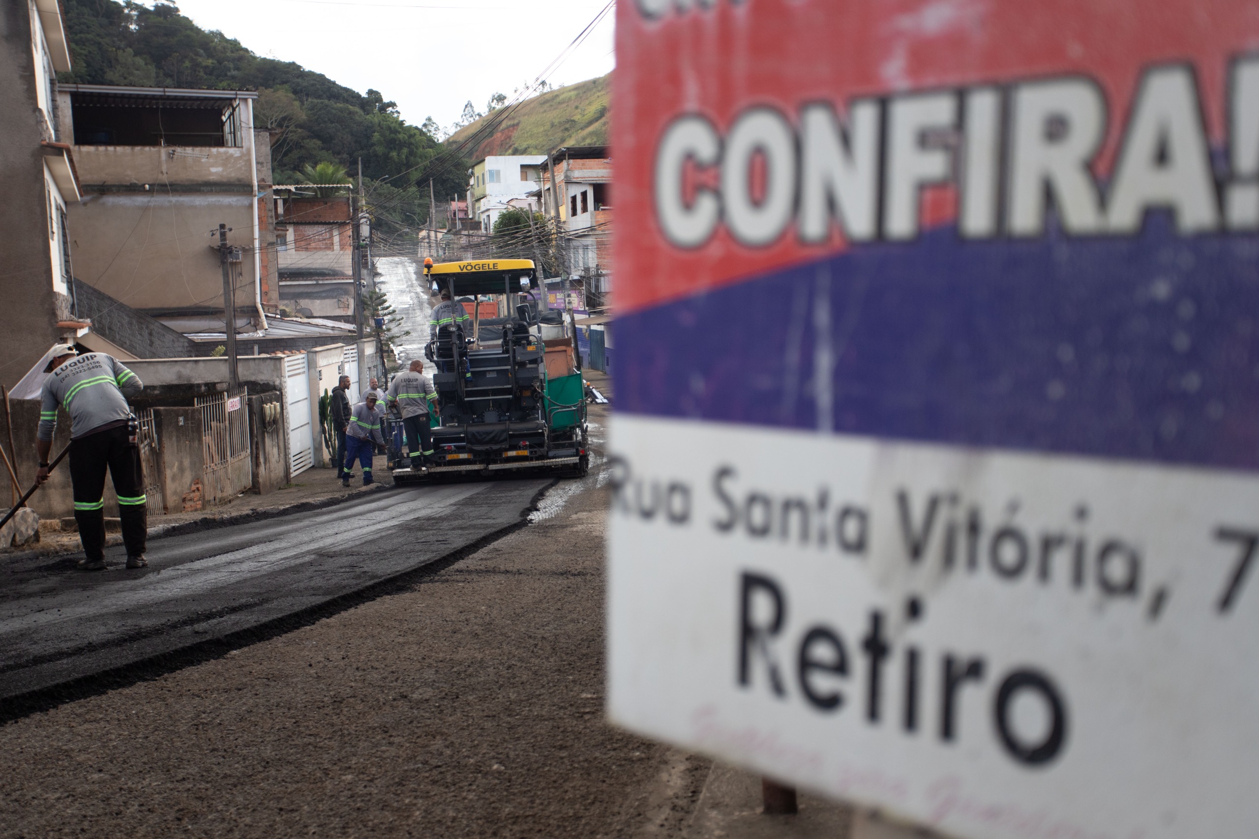 Volta Redonda: vias do bairro Retiro ganham novo asfalto