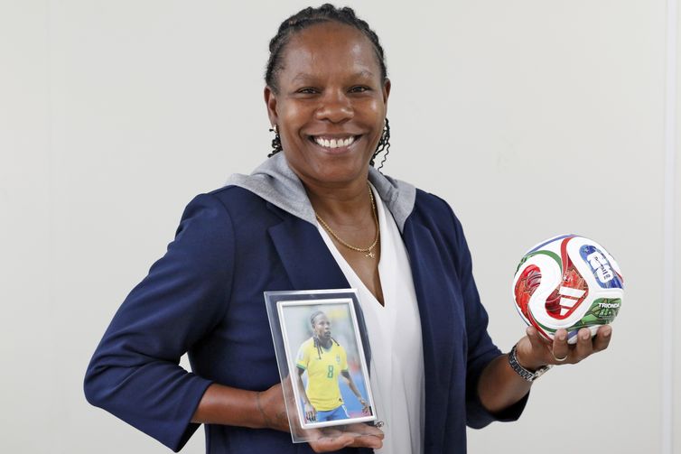 Bruno Peres/Agência Brasil Brasília (DF), 12/03/2026 - Mulheres no Futebol. Formiga, ex-jogadora da Seleção Brasileira de Futebol, atualmente atua no cargo de Diretora de Políticas de Futebol e de Promoção do Futebol Feminino no Ministério do Esporte. Foto: Bruno Peres/Agência Brasil