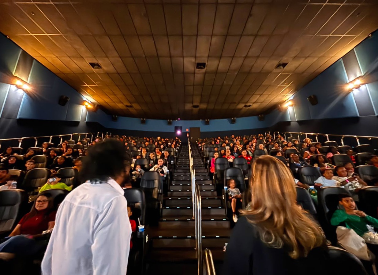 Volta Redonda: Famílias Fortes leva 200 pessoas ao cinema no fim de semana