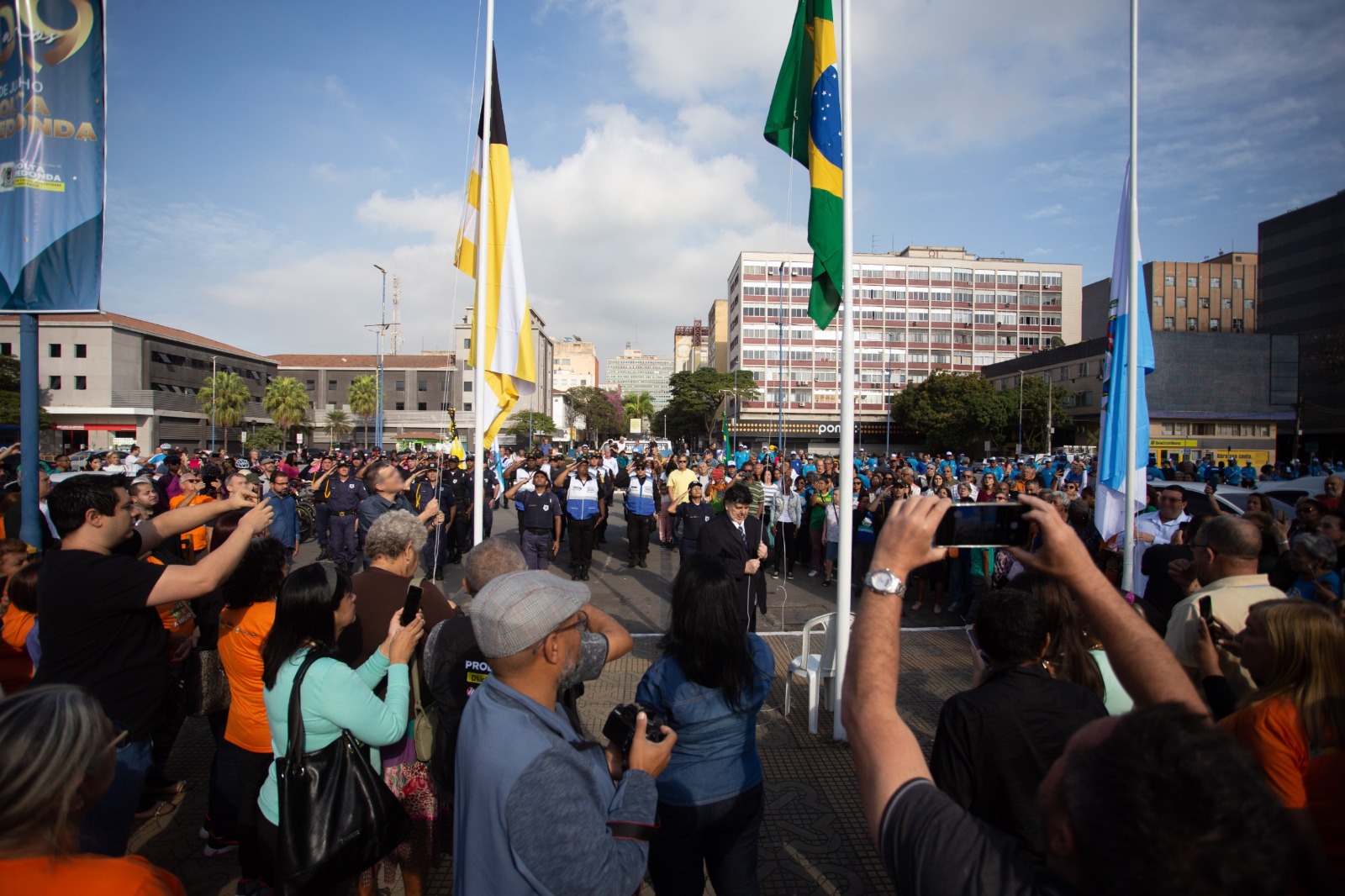 Volta Redonda comemora 72 anos com festa e bolo gigante