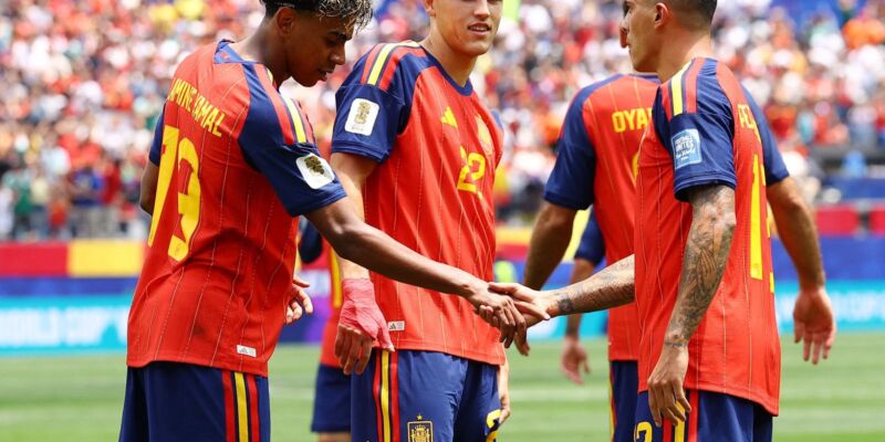 Espanha repete feito do Brasil de 1958 em classificação sobre Áustria