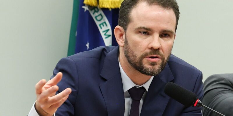 Durigan diz que aumento da dívida decorre dos juros, não dos gastos