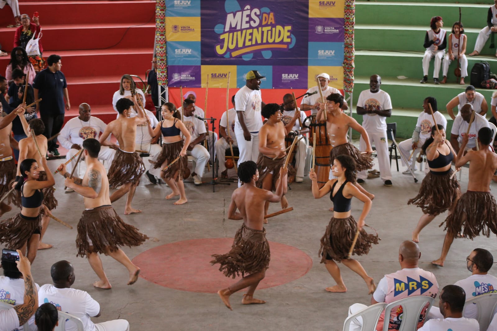 Festival de Capoeira reúne mais de 300 pessoas no Memorial Zumbi, em Volta Redonda
