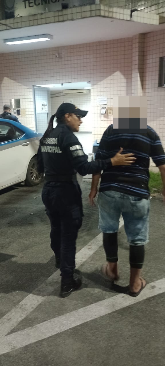 Homem é preso após agredir e ameaçar o próprio pai, de 77 anos, em Volta Redonda