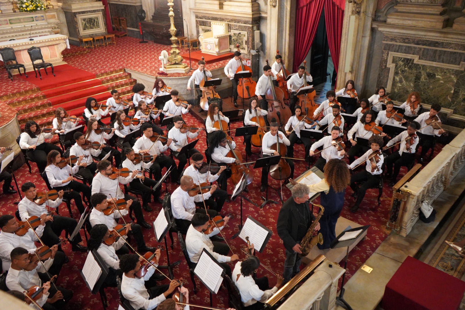 Orquestra de Cordas de Volta Redonda se apresenta na Igreja Nossa Senhora da Candelária, no Rio de Janeiro