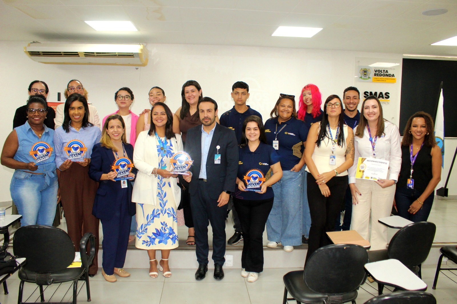 Prefeitura de Volta Redonda premia empresas que mais contrataram aprendizes em 2025 e fortalece rede de inclusão para adolescentes e jovens