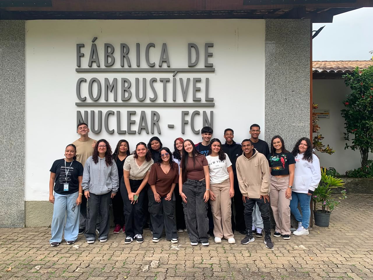 Volta Redonda: estudantes do Passaporte Universitário fazem visita técnica à INB