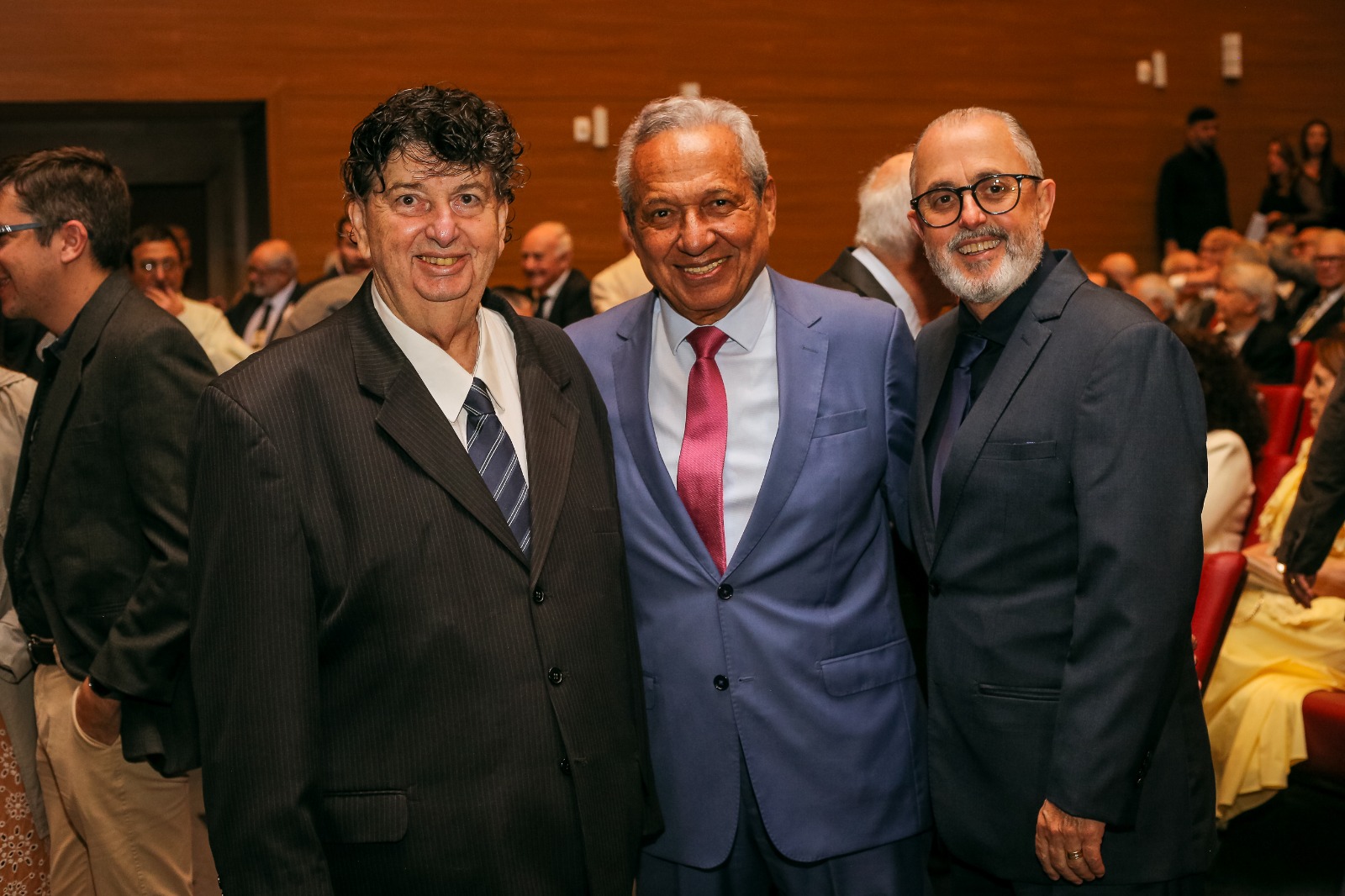 Volta Redonda homenageia médicos com 50 ou mais anos de formados com atuação relevante no município