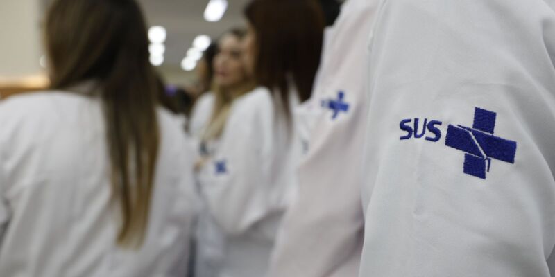 Saúde estende atuação de 676 médicos especialistas no SUS