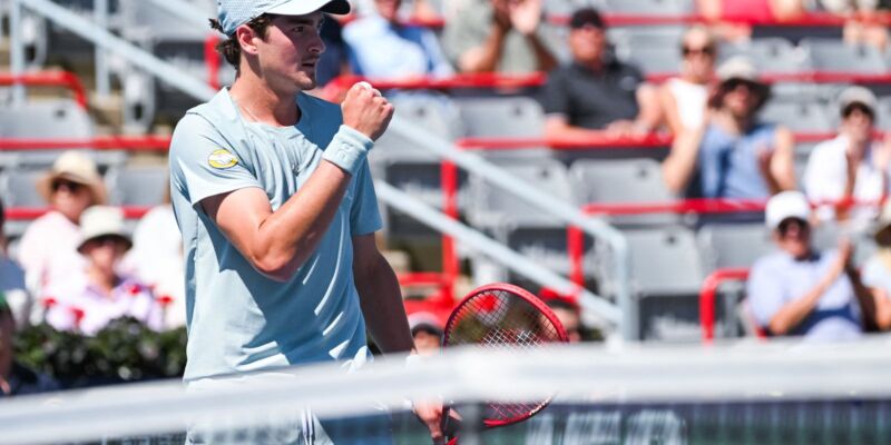João Fonseca supera Tsitsipas na estreia do Masters 1000 de Montreal