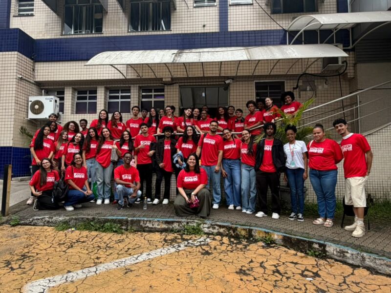 Projeto ‘Jovem Sangue Bom’ leva 40 jovens universitários da UFF ao Hemonúcleo de Volta Redonda