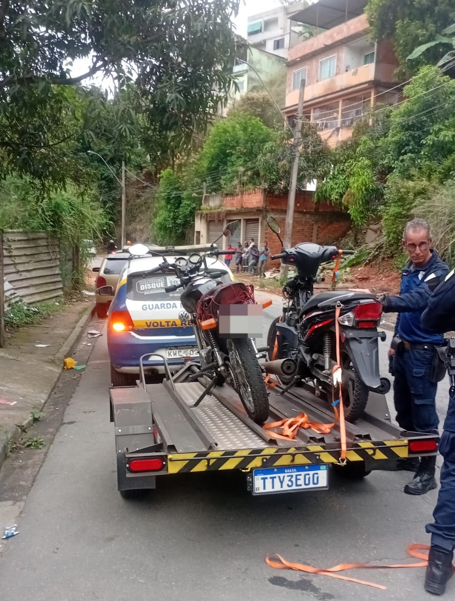 Operação conjunta recolhe motos barulhentas e flagra condutores sem CNH em Volta Redonda