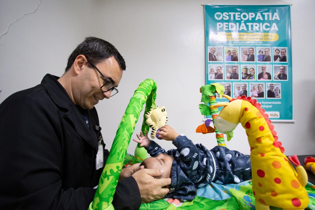 Prefeitura de Volta Redonda amplia atendimento de osteopatia para bebês