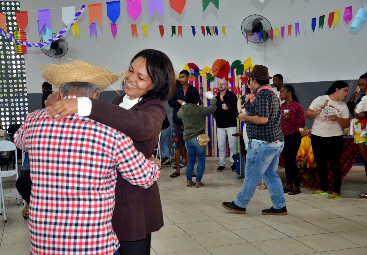 Serviço de Convivência e Fortalecimento de Vínculos da Assistência Social fortalece amizade e participação de idosos em Volta Redonda